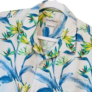 Tommy Bahama Men’s L Silk Short Sleeve Camp Shirt Blue Yellow Tropical Floral